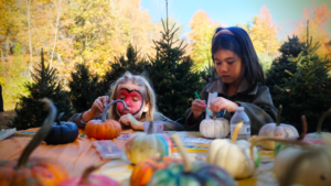 ChildrenPaintingPumpkins